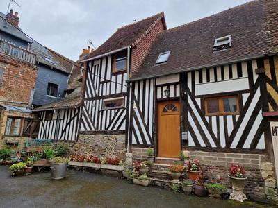 Maison ancienne - 208 m² - 8 pièces