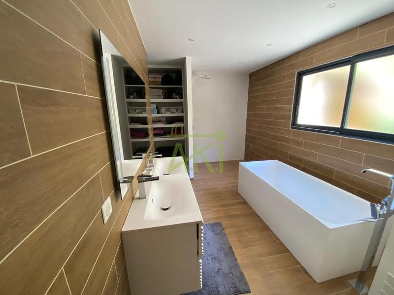 Maison contemporaine - 289 m² - 7 pièces