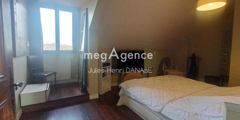 Maison - 180 m² - 8 pièces