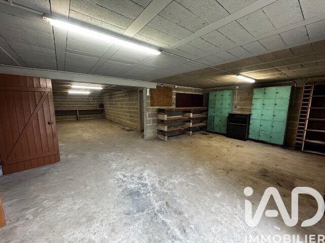 Maison - 205 m² - 8 pièces