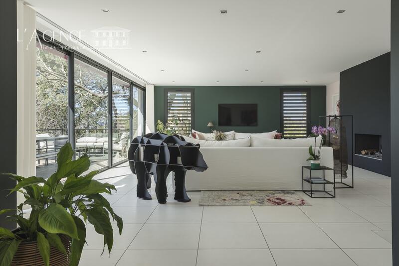 Maison - 215 m² - 6 pièces