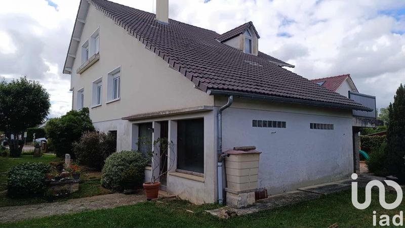 Maison - 166 m² - 8 pièces