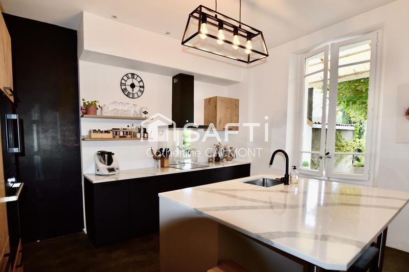 Maison - 199 m² - 6 pièces