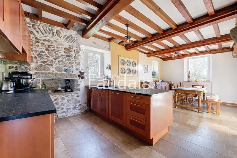 Propriété - 455 m² - 21 pièces