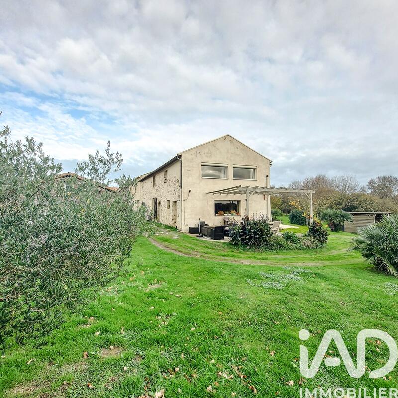 Maison - 236 m² - 10 pièces