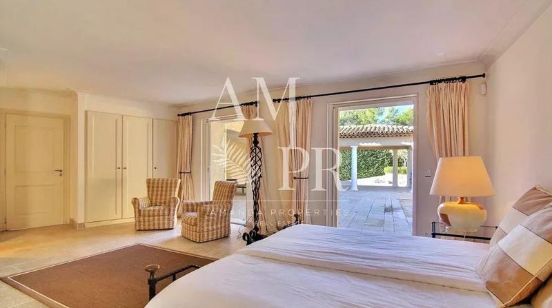 Villa - 600 m² - 12 pièces