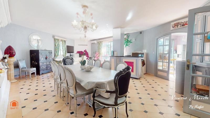 Maison - 195 m² - 6 pièces