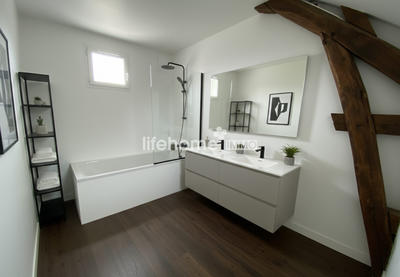 Maison - 140 m² - 5 pièces