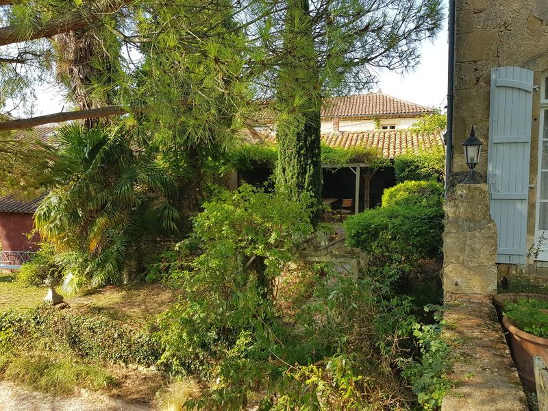 Maison - 330 m² - 7 pièces