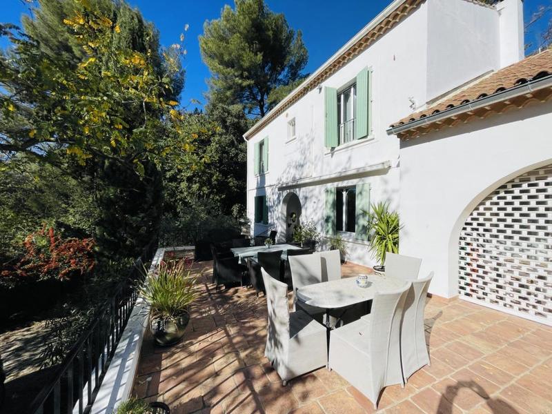 Maison - 196 m² - 5 pièces