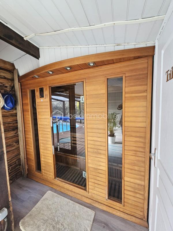 Demeure - 242 m² - 11 pièces