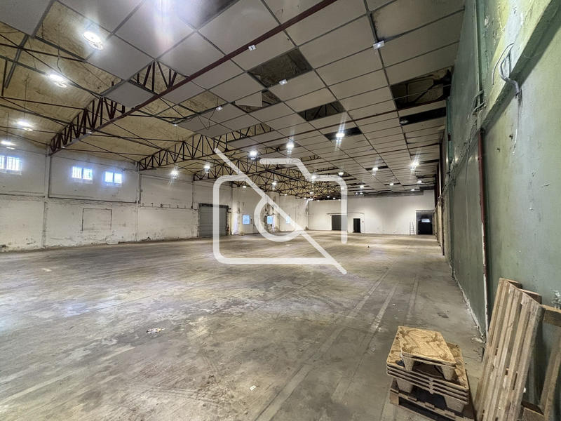 Entrepôt - 1 000 m²