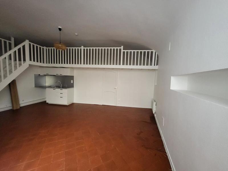 Studio - 30 m² - 1 pièce