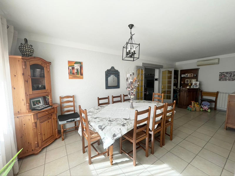 Maison - 218 m² - 8 pièces
