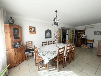 Maison - 218 m² - 8 pièces
