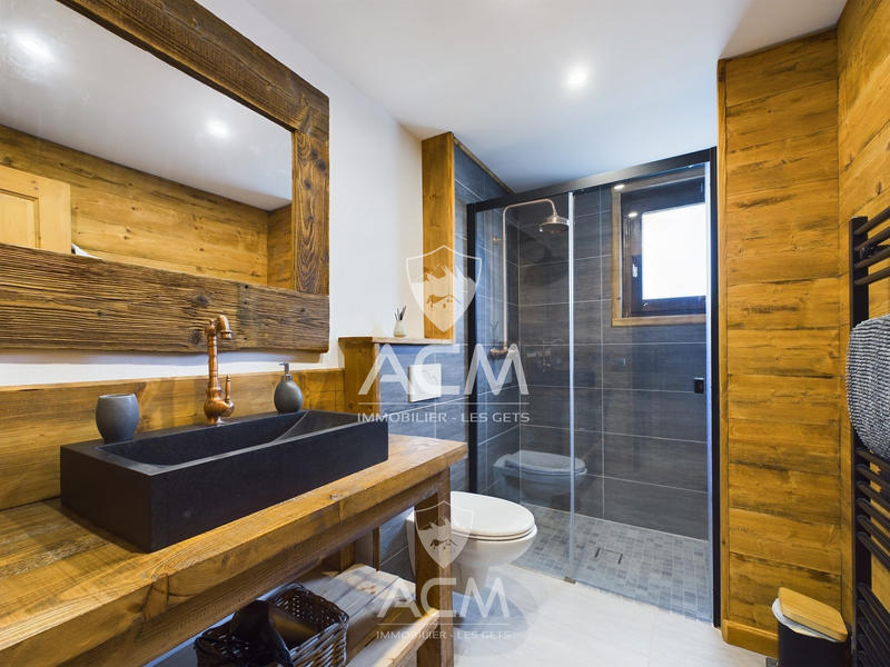 Châlet - 310 m² - 14 pièces