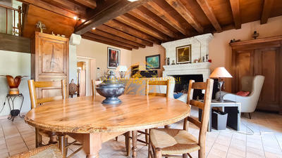 Maison - 187 m² - 8 pièces