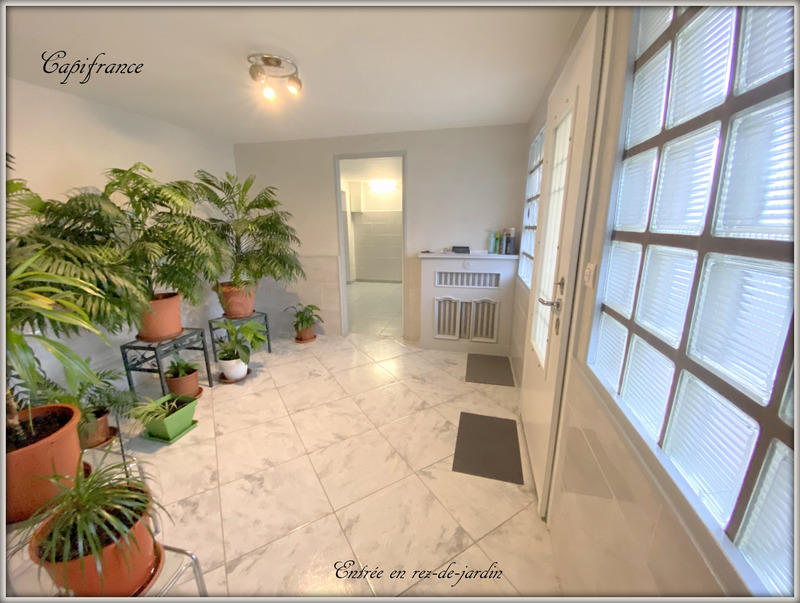 Maison - 250 m² - 9 pièces