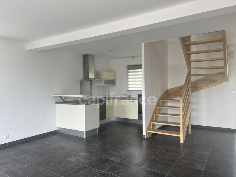 Maison - 90 m² - 5 pièces