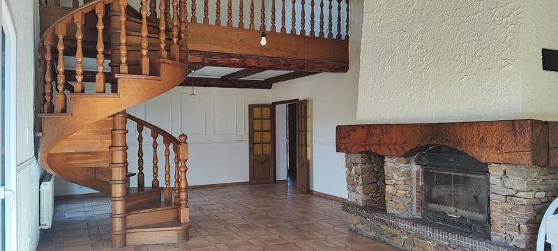 Maison - 256 m² - 6 pièces