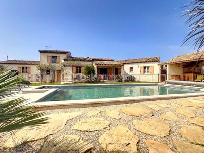 Propriété - 181 m² - 7 pièces