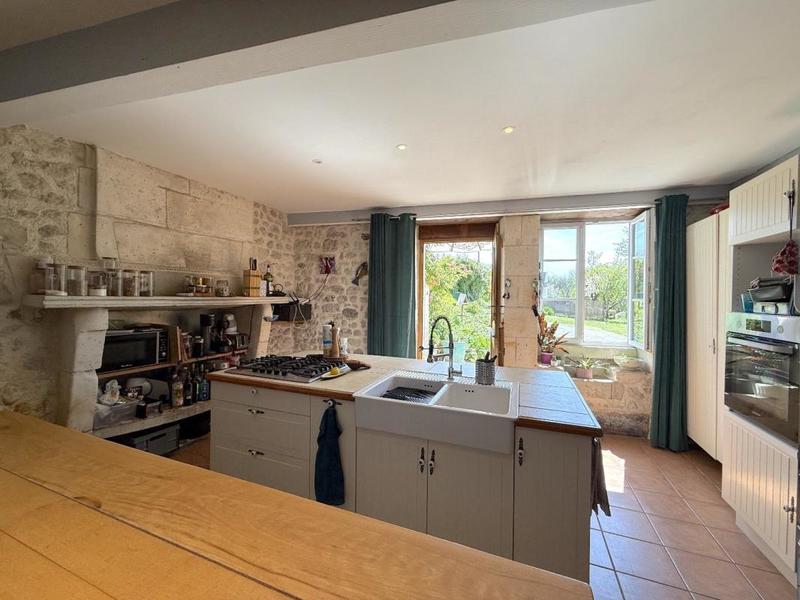 Maison - 294 m² - 10 pièces