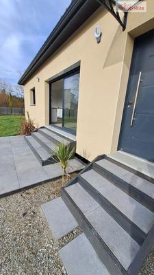 Maison - 90 m² - 5 pièces