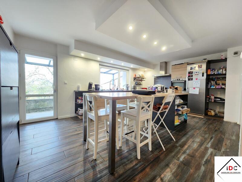 Maison - 170 m² - 7 pièces