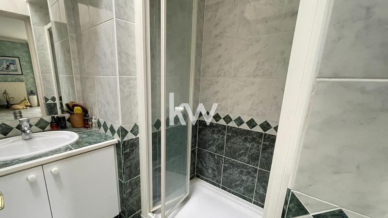 Pavillon - 205 m² - 6 pièces