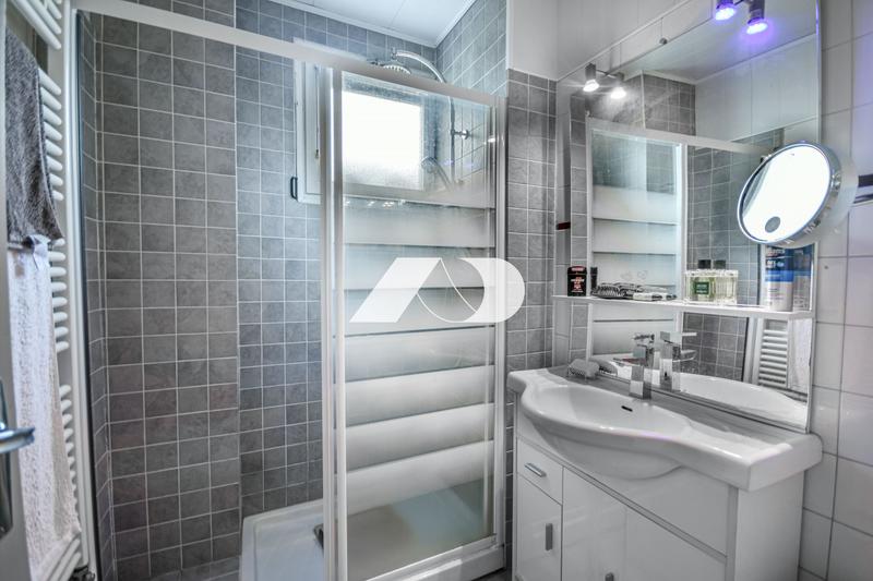 Appartement - 95 m² - 3 pièces