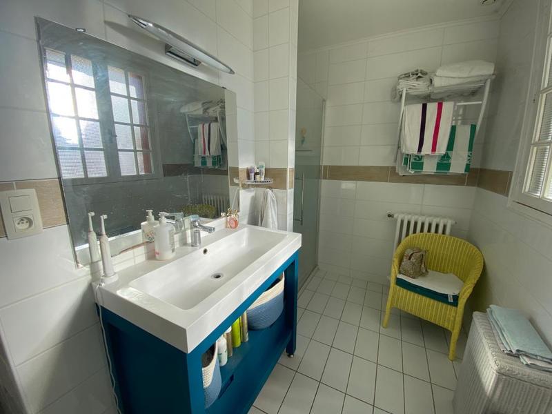 Maison - 244 m² - 7 pièces