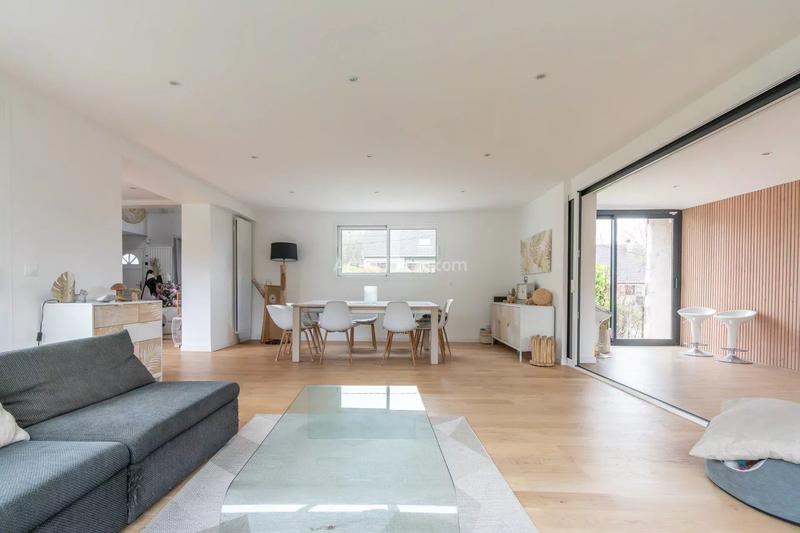 Maison - 175 m² - 7 pièces