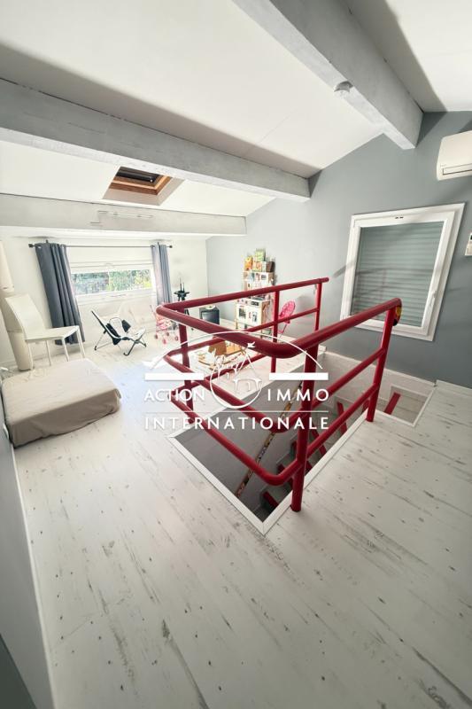 Propriété - 159 m² - 6 pièces