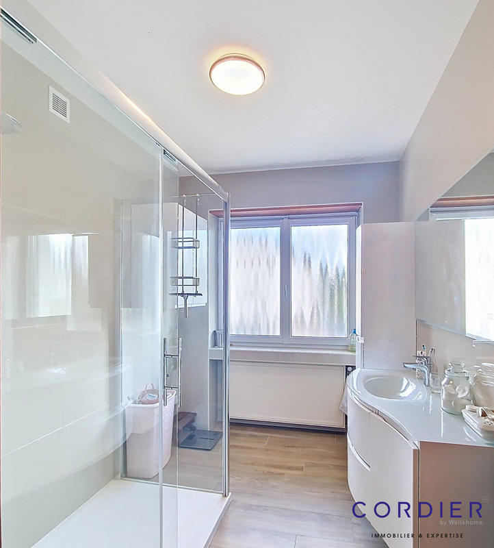 Maison - 172 m² - 8 pièces