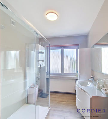 Maison - 172 m² - 8 pièces