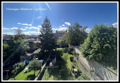 Appartement - 99 m² - 4 pièces