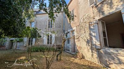 Maison de maîtres - 270 m² - 11 pièces