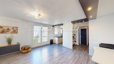 Appartement - 80 m² - 4 pièces