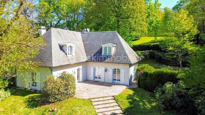 Maison - 175 m² - 7 pièces