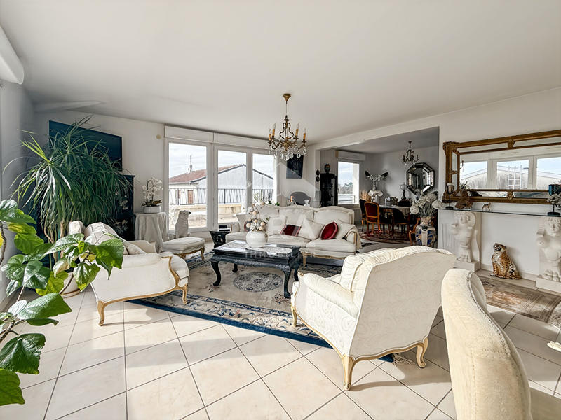 Appartement - 94 m² - 4 pièces