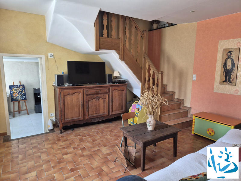 Maison - 185 m² - 9 pièces