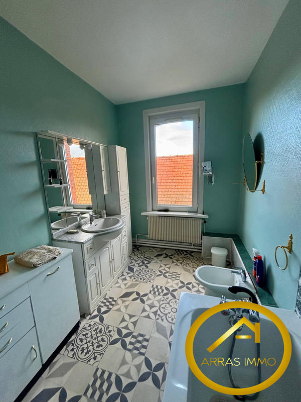 Maison - 192 m² - 6 pièces