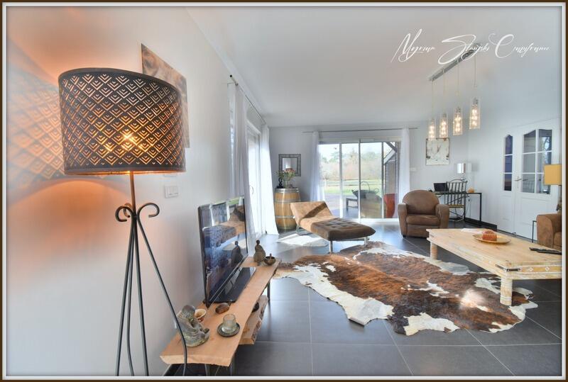 Maison - 330 m² - 7 pièces