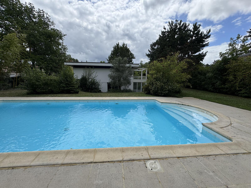 Maison - 259 m² - 6 pièces