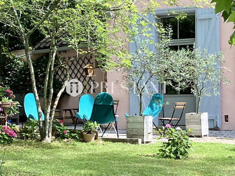 Maison - 380 m² - 12 pièces