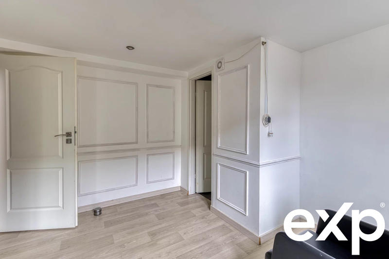 Maison - 182 m² - 9 pièces