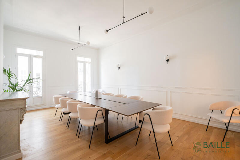 Bureau - 294 m² - 13 pièces