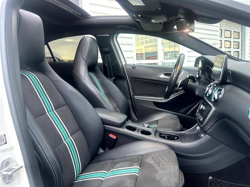 Mercedes Classe a Benz 220 Motorsport Petronas F1