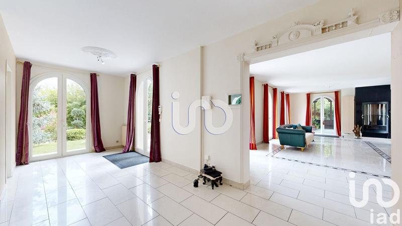 Maison - 280 m² - 8 pièces