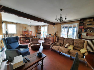 Maison - 121 m² - 4 pièces